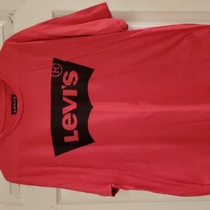 Levi's tshirt
